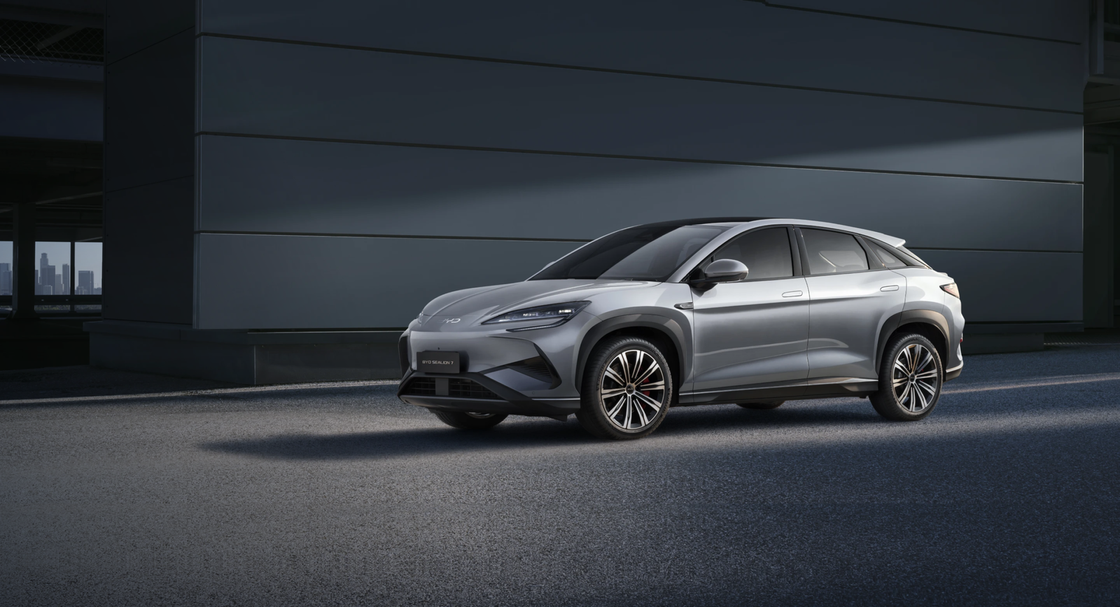 Kursi pengemudi BYD Sealion 7 dalam posisi welcome entry